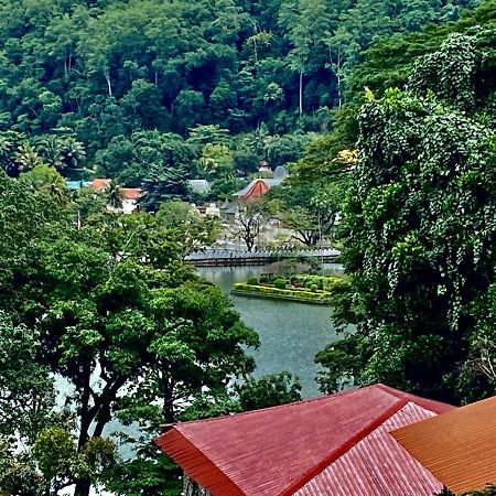 ホテル Sesatha Lake キャンディー エクステリア 写真